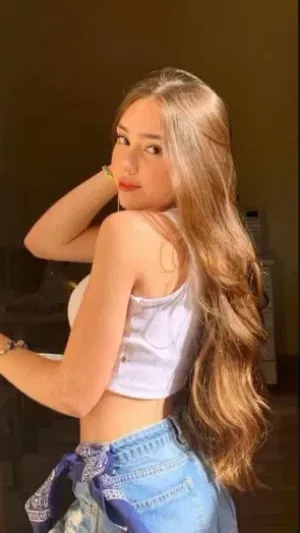 Emma6445, 26 years old from Canada