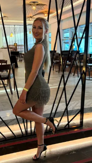 Autumn555, 23 years old from France