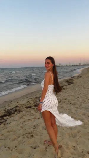 Ava777, 23 years old from France