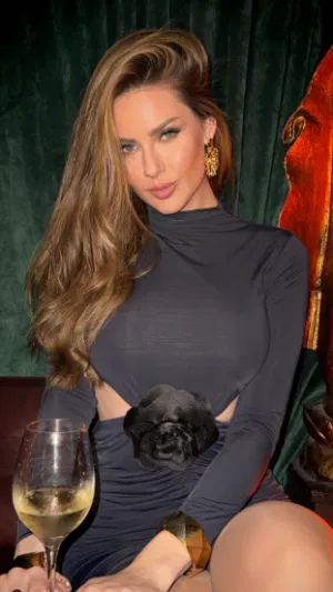 Banks222, 23 years old from France