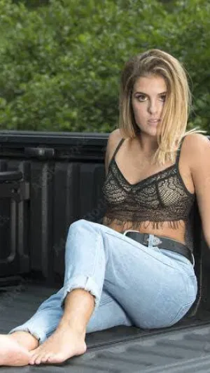 Lola5756, 25 years old from Canada