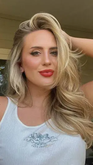 Daniela595, 24 years old from Canada