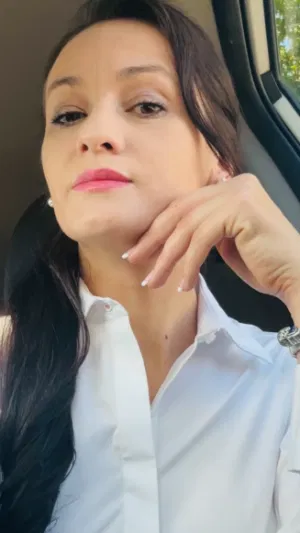 Daphne285, 25 years old from United Kingdom