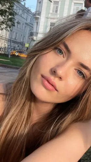 Dora542, 23 years old from Ireland