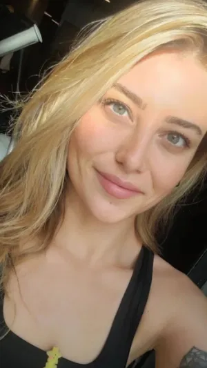 Gretchen444, 24 years old from Canada