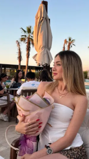 Helen444, 23 years old from Canada