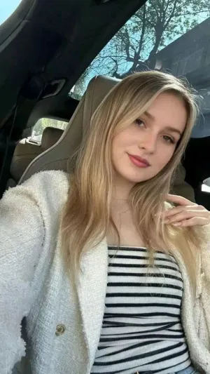 Julianna789, 25 years old from United Kingdom