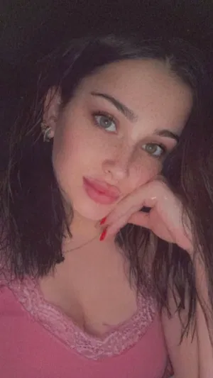 Sara222, 23 years old from Australia