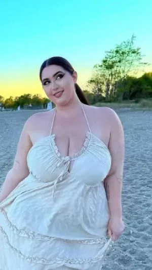 Charlee64, 25 years old from Canada