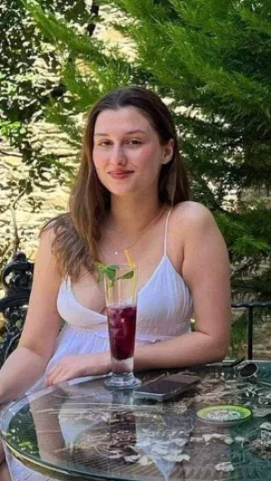 Mallory54, 23 years old from United Kingdom