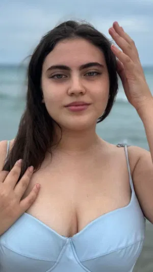 Eleanor000, 23 years old from United Kingdom