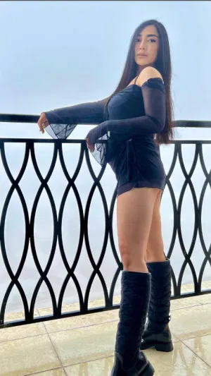 Florence64, 24 years old from United Kingdom