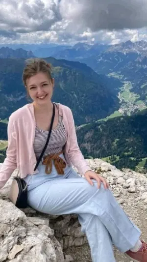 Aria000, 23 years old from United Kingdom