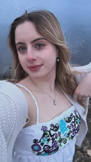 Ivy000, 23 years old from United Kingdom