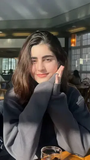 Maeve00, 23 years old from France