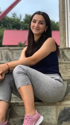 Madeline000, 23 years old from France