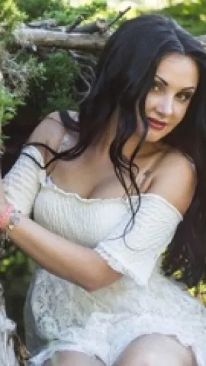 Elisabeth34, 24 years old from United Kingdom