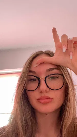 Allinanev112, 20 years old from Germany