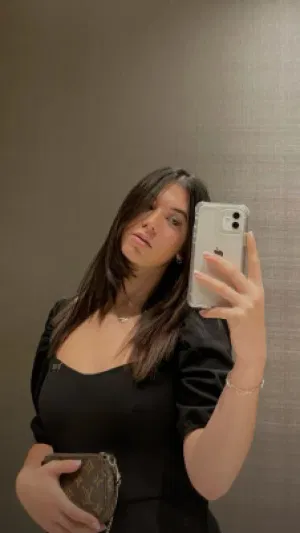 Caroline111, 23 years old from Canada