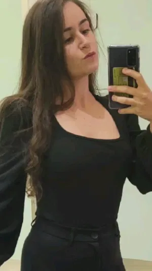 Cassandra000, 23 years old from Canada