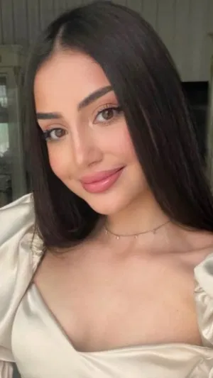 Celia000, 23 years old from Canada