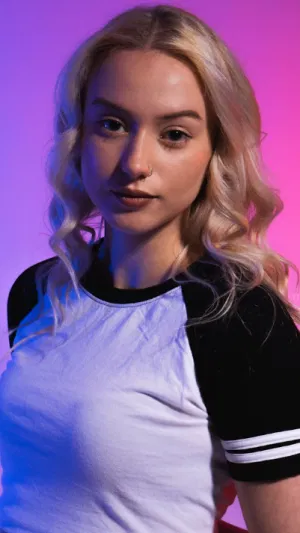 Naya, 23 years old from United Kingdom