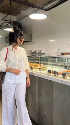 Cora458, 23 years old from United Kingdom