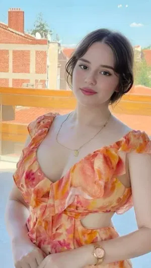 Daphne458, 23 years old from United Kingdom