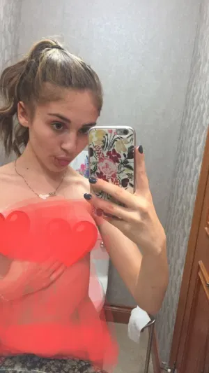 SylviaS, 21 years old from United States