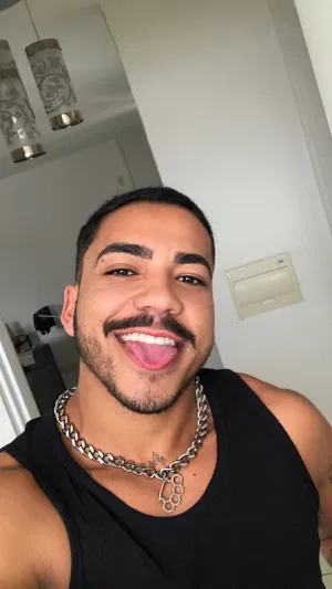 Walton, 30 years old from United States