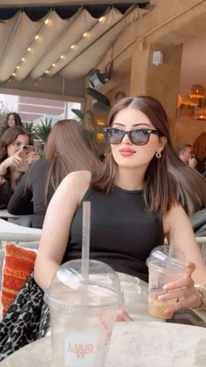 Caroline33, 22 years old from United Kingdom