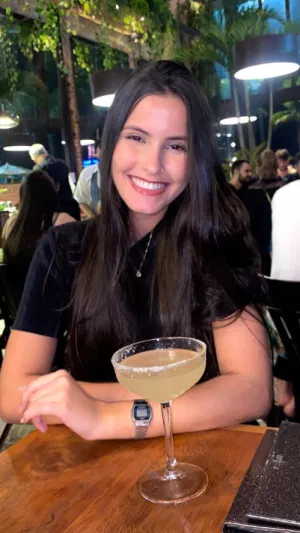 Julie123, 23 years old from Canada