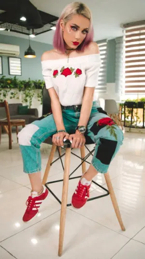 Mae345, 24 years old from United States