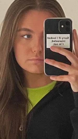 Alexandri0012, 22 years old from Canada