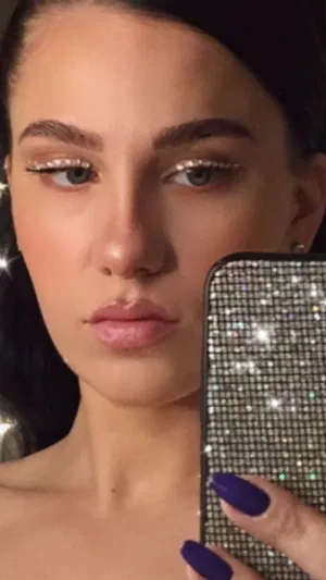 Sandy, 22 years old from Canada