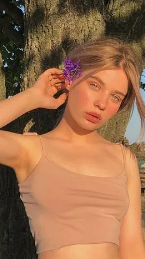 Flora23543, 26 years old from United Kingdom