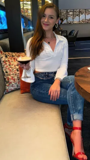 Gloria354, 26 years old from Canada