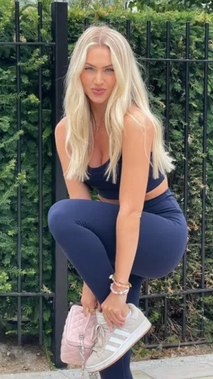 Edith324, 23 years old from United Kingdom