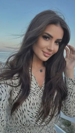 gefwg, 22 years old from United Kingdom