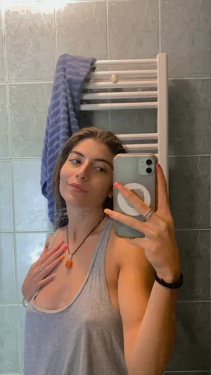 queenlin728, 19 years old from United States