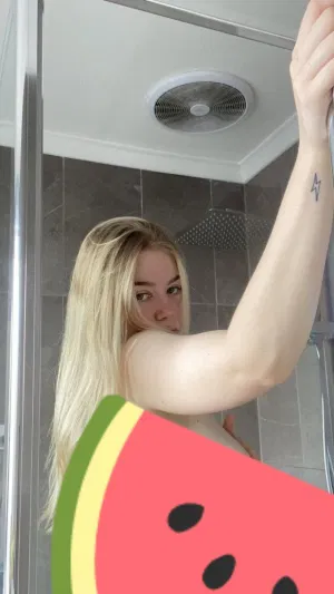 BmwGirl, 23 years old from Italy