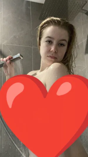 Liplsly, 24 years old from Iceland