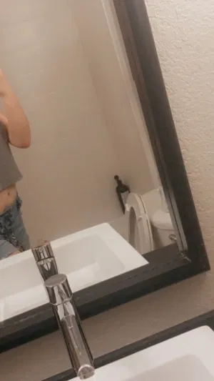 vidqueen728's Cover Photo