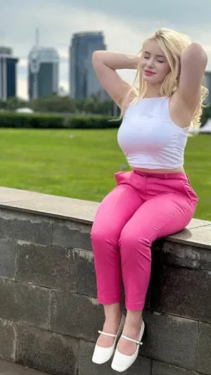 Sol3454, 26 years old from Canada