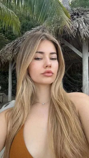 Nicole578, 23 years old from Canada