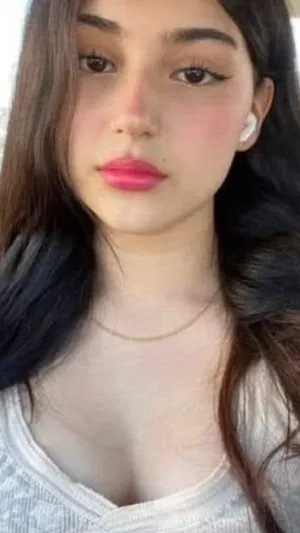 Heather111, 22 years old from France