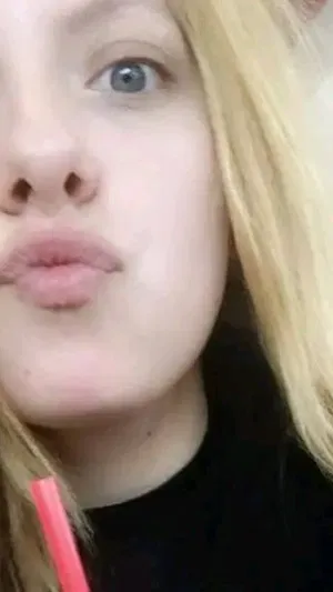 Lori754, 23 years old from France