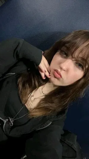 Louise761, 23 years old from Spain