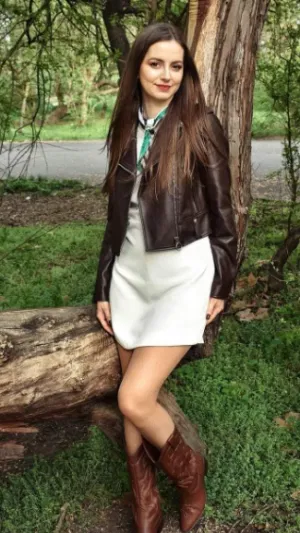 Christine0000, 23 years old from Canada