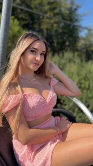 Brooke1114, 23 years old from Canada